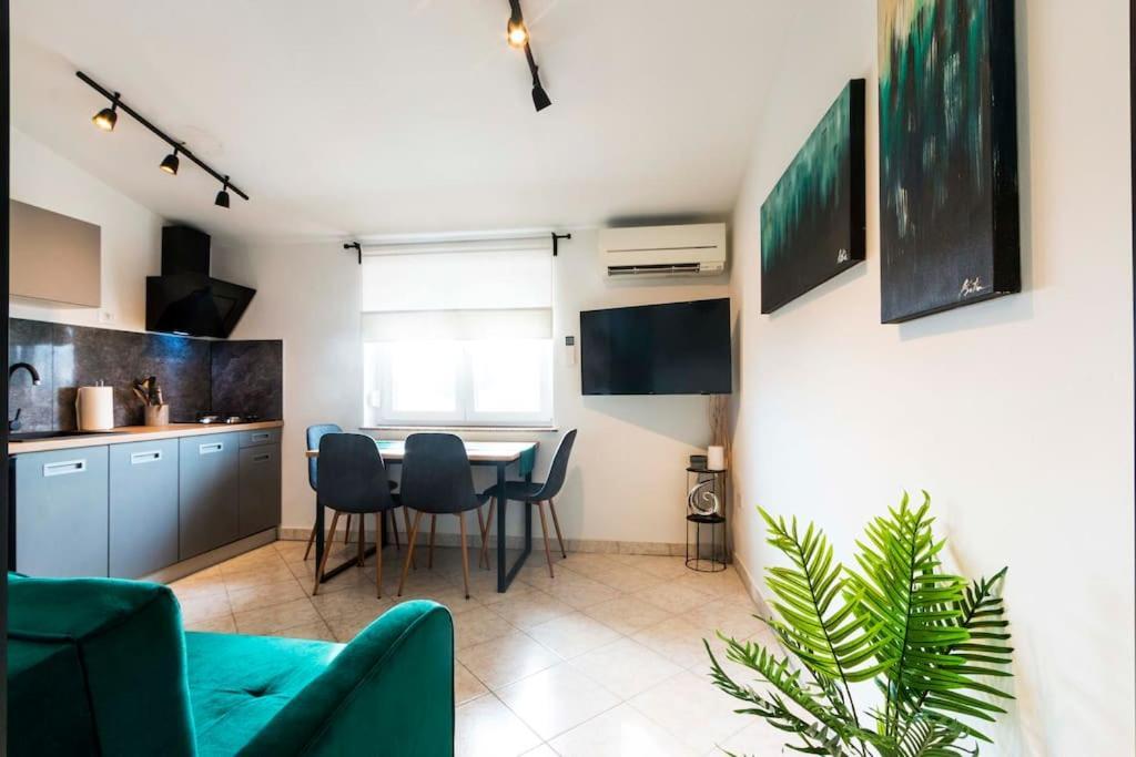 Apartman Smaragd 파자나 외부 사진